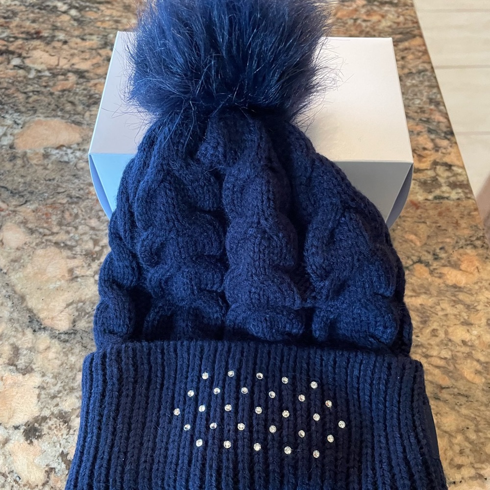 Swarovski Crystal Cable Knit Beanie with Pom Pom in Navy Blue NWT in box